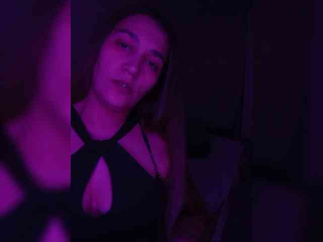 DevitivostayLisa webcam