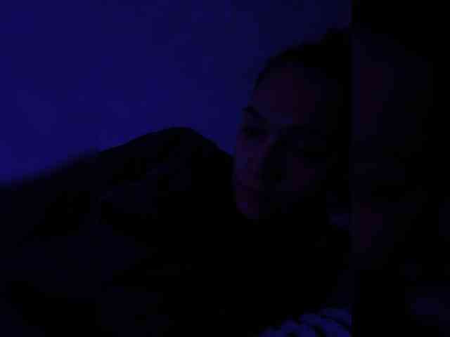 DevitivostayLisa webcam