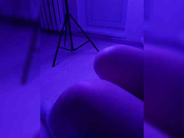 DevitivostayLisa webcam