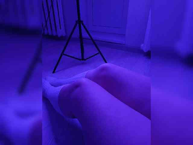 DevitivostayLisa webcam