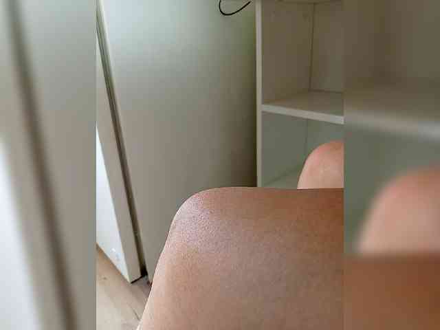 DevitivostayLisa webcam