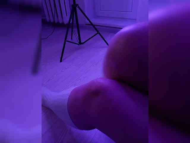 DevitivostayLisa webcam