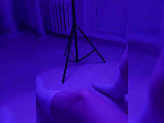 DevitivostayLisa webcam