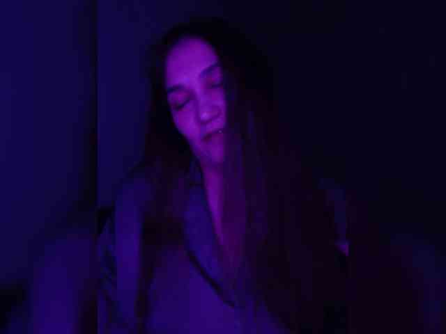 DevitivostayLisa webcam