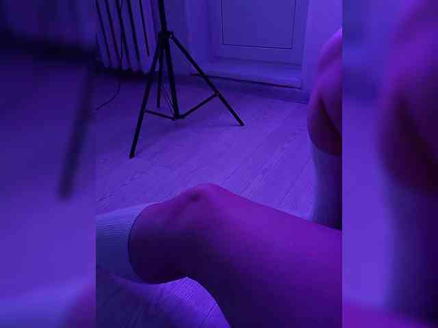 DevitivostayLisa webcam