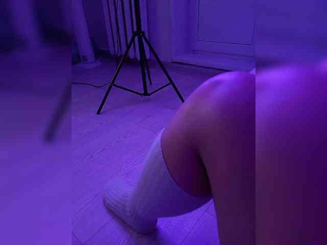 DevitivostayLisa webcam