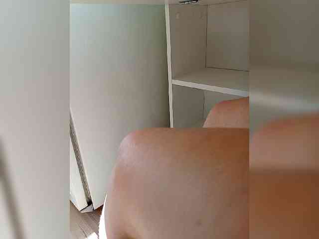 DevitivostayLisa webcam