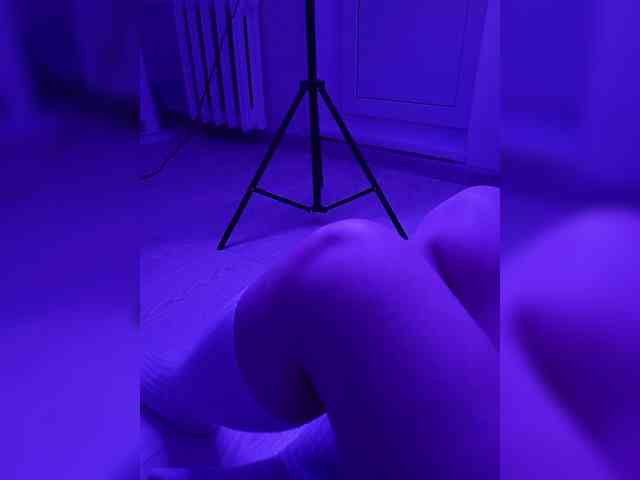 DevitivostayLisa webcam