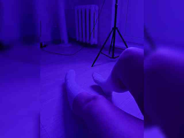 DevitivostayLisa webcam