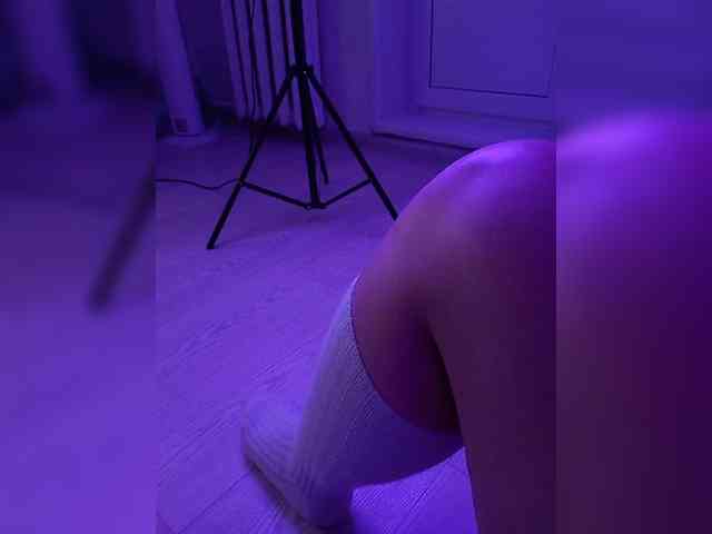 DevitivostayLisa webcam