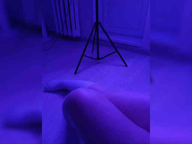 DevitivostayLisa webcam