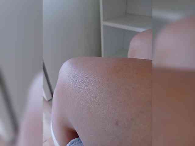 DevitivostayLisa webcam