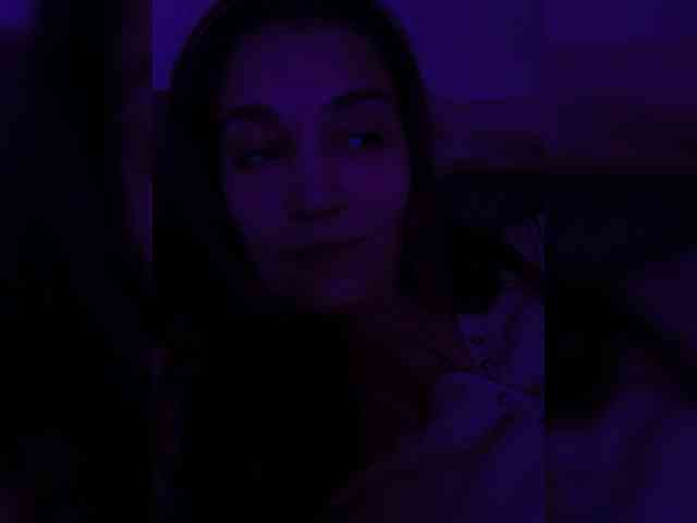 DevitivostayLisa webcam