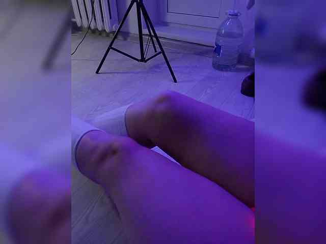 DevitivostayLisa webcam