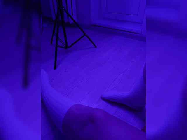 DevitivostayLisa webcam