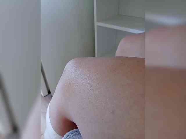 DevitivostayLisa webcam