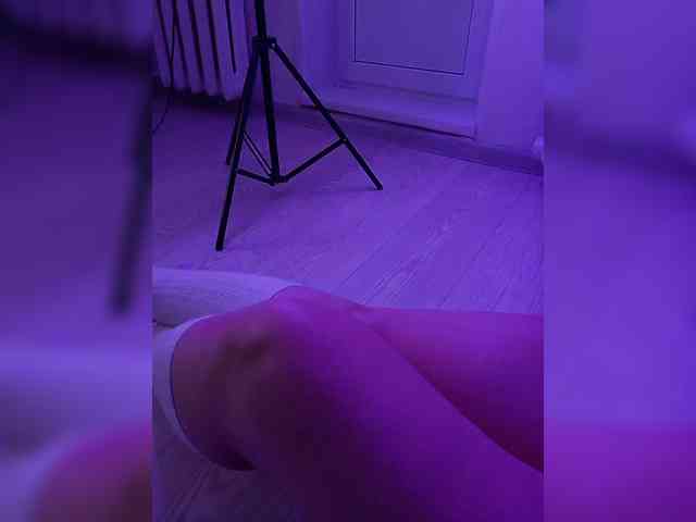 DevitivostayLisa webcam