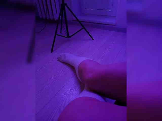 DevitivostayLisa webcam