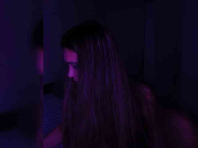 DevitivostayLisa webcam