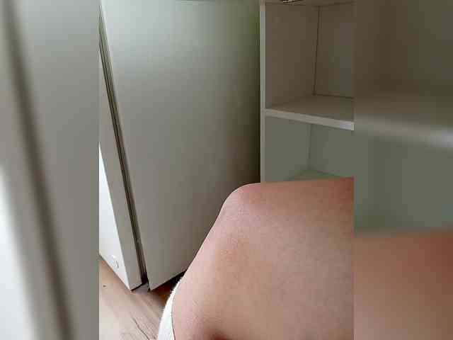 DevitivostayLisa webcam