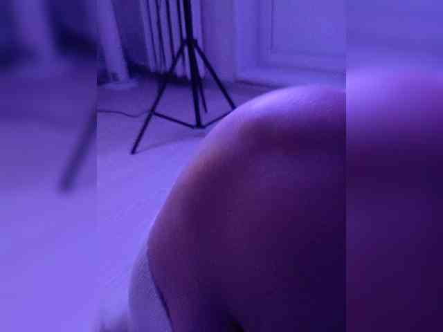 DevitivostayLisa webcam