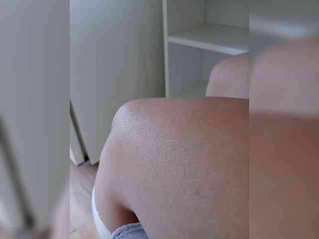 DevitivostayLisa webcam