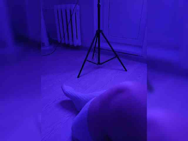 DevitivostayLisa webcam