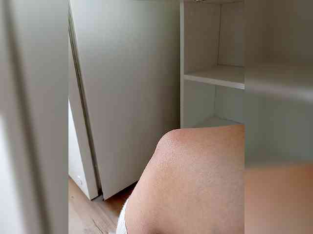 DevitivostayLisa webcam