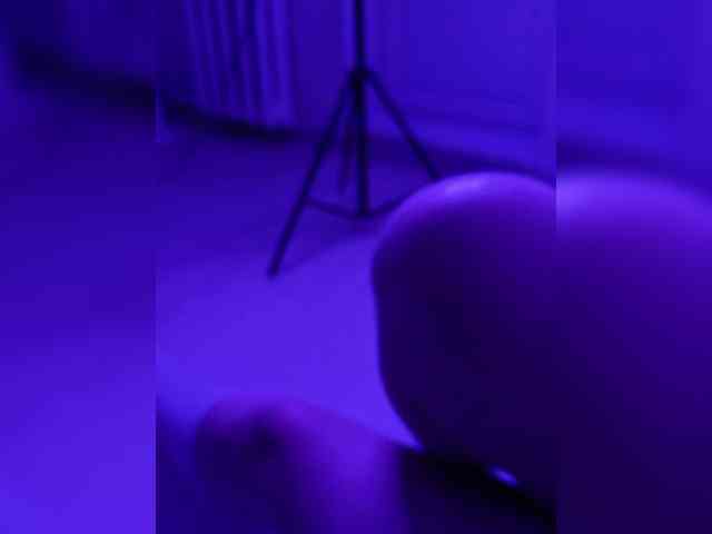 DevitivostayLisa webcam