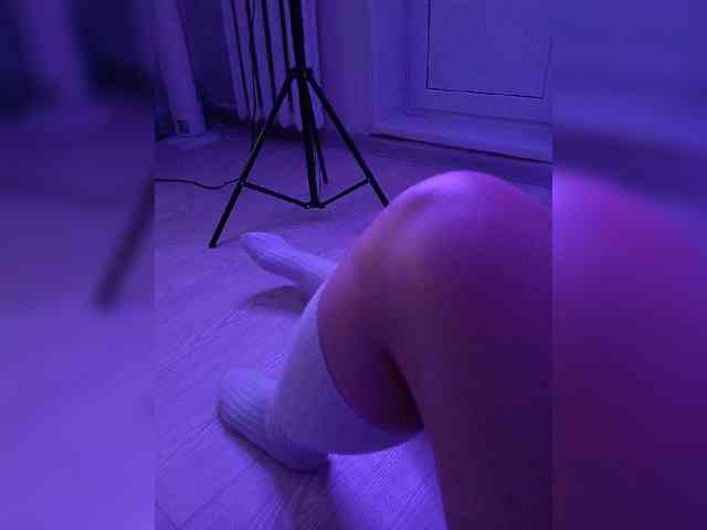 DevitivostayLisa webcam