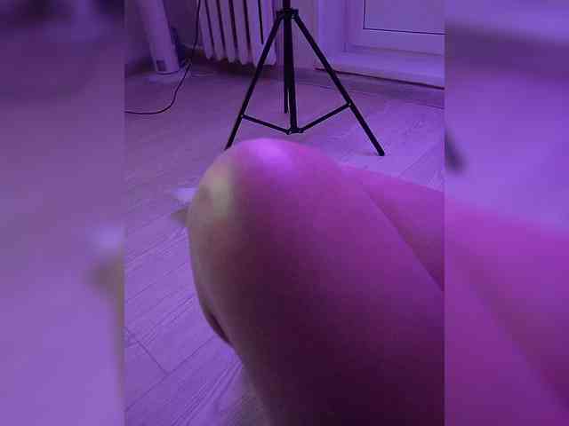 DevitivostayLisa webcam