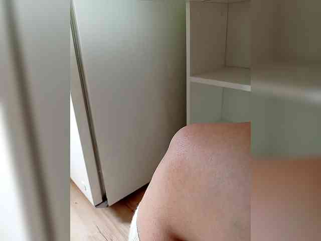 DevitivostayLisa webcam