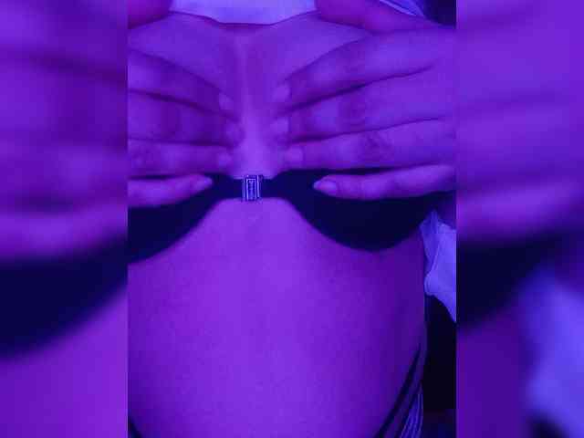 DevitivostayLisa webcam