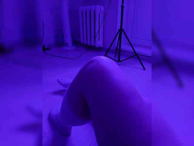 DevitivostayLisa webcam