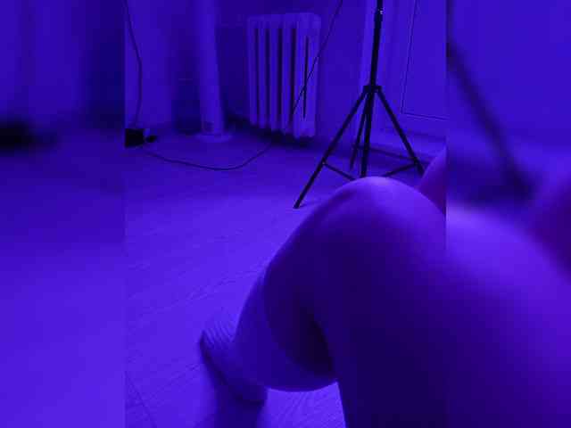 DevitivostayLisa webcam