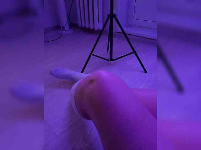 DevitivostayLisa webcam