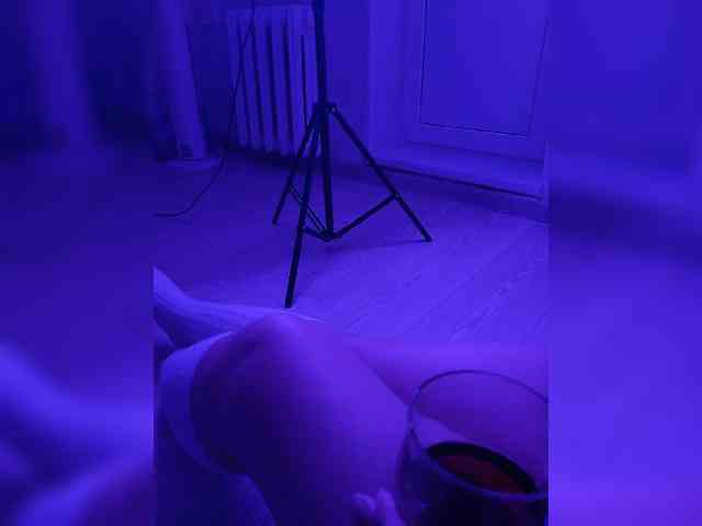 DevitivostayLisa webcam