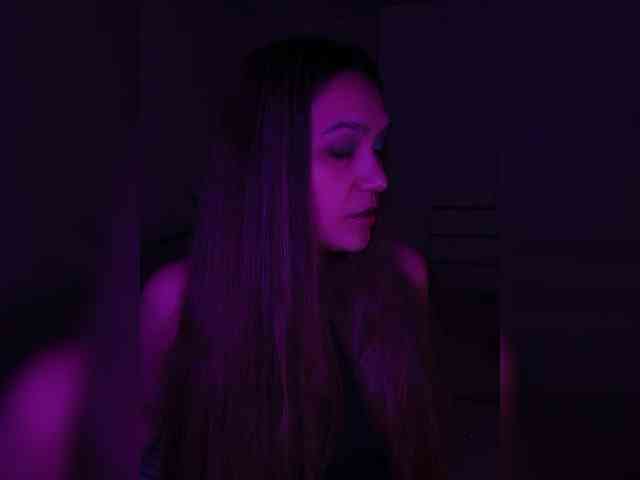 DevitivostayLisa webcam