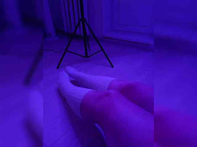 DevitivostayLisa webcam