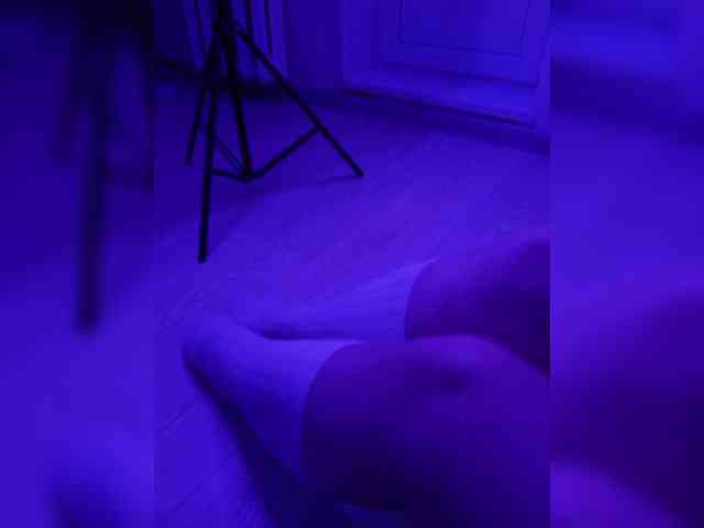 DevitivostayLisa webcam