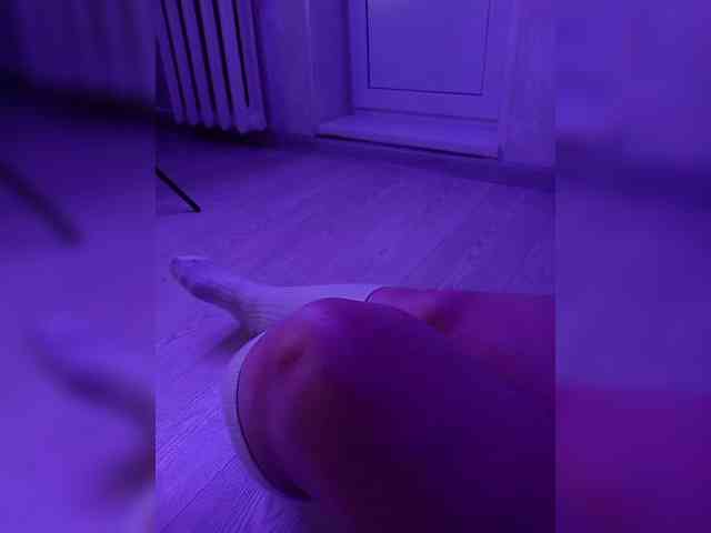 DevitivostayLisa webcam