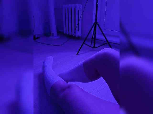 DevitivostayLisa webcam