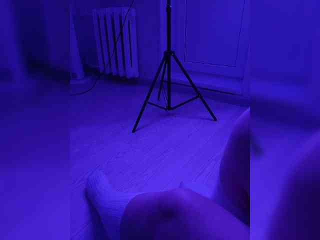 DevitivostayLisa webcam