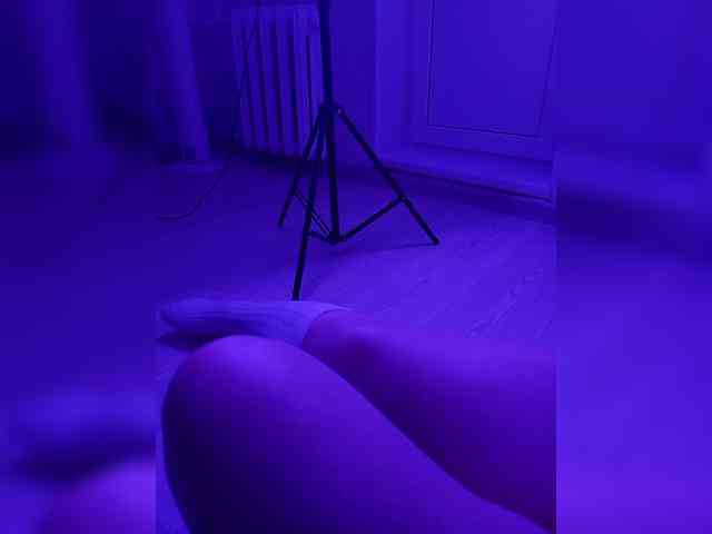 DevitivostayLisa webcam