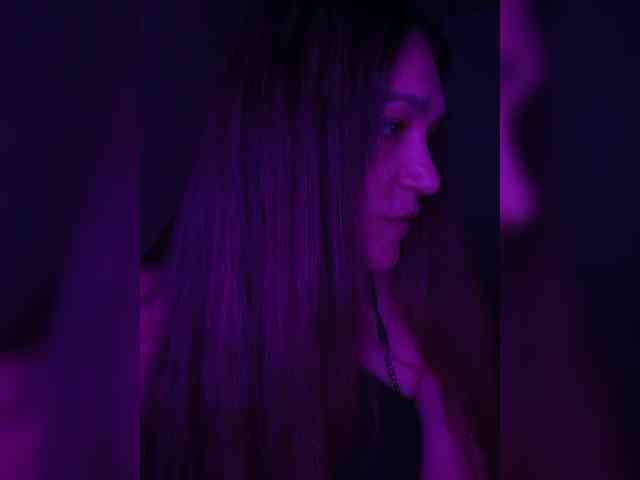 DevitivostayLisa webcam
