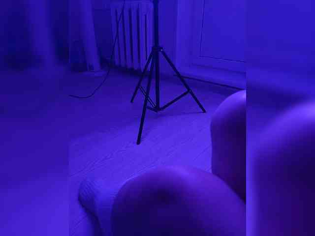 DevitivostayLisa webcam