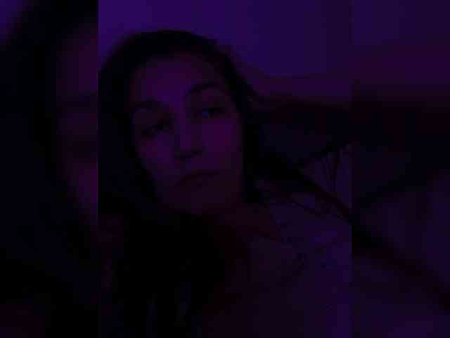 DevitivostayLisa webcam