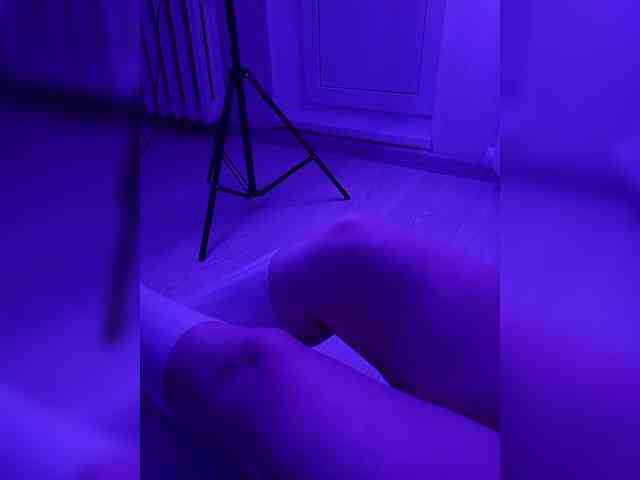 DevitivostayLisa webcam