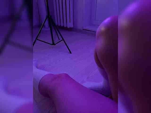 DevitivostayLisa webcam