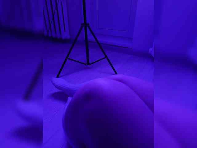 DevitivostayLisa webcam